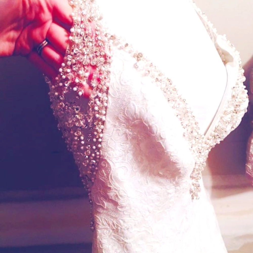 Brand New - NEVER WORN - Mermaid lace wedding gown